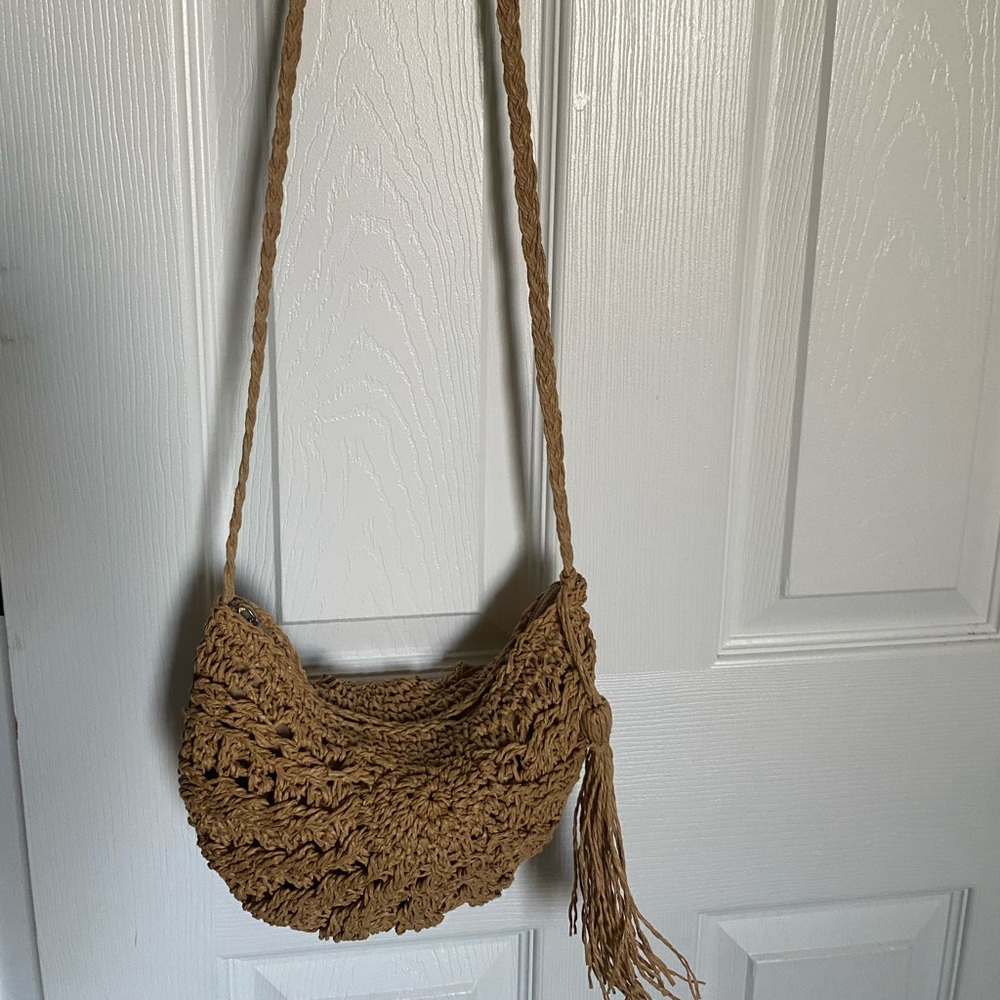 Small raffia shoulder or crossbody bag